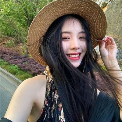 号舱房的女人海报